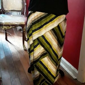 Pretty layered skirt, size L
